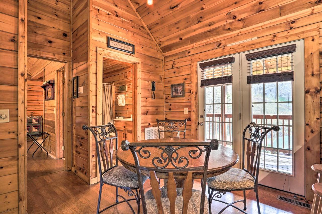 Casa de Férias Smoky Mountain With Game And Hot Tub! *