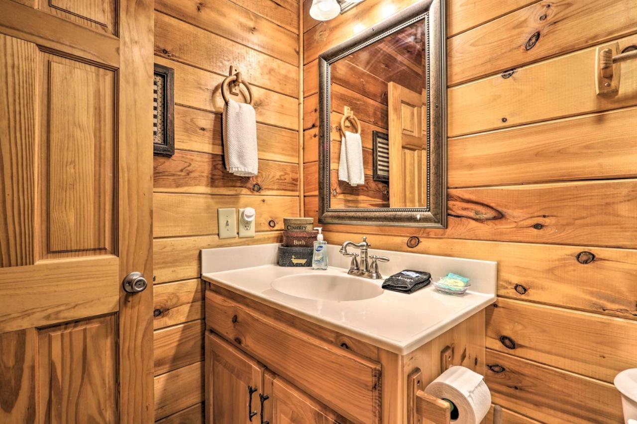 Smoky Mountain With Game And Hot Tub! * Pigeon Forge