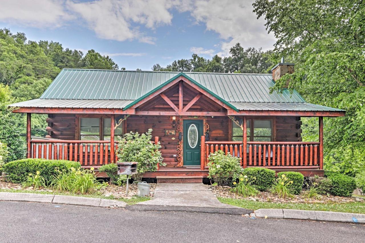 Smoky Mountain With Game And Hot Tub! Hébergement de vacances Pigeon Forge